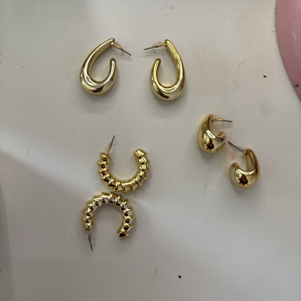 Elegant Gold Hoop Earrings Set